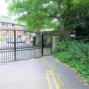  Apartment Large 3 Bedroom In Gated Development United Kingdom