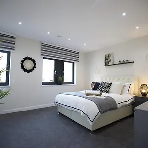 Lovely In Aldgate East 5 Apartment