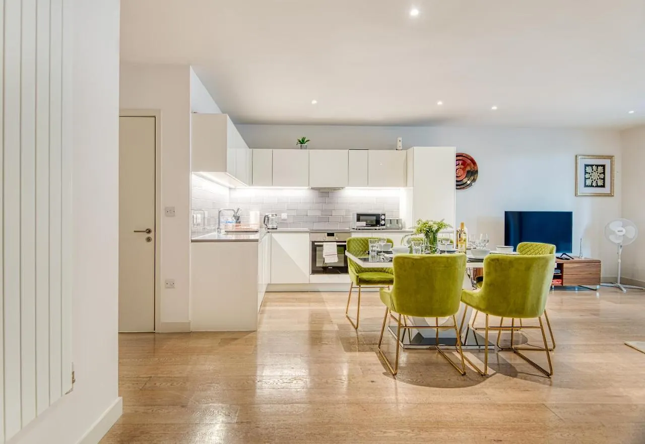 Austin David Apartments Royal Wharf London 0*,  United Kingdom