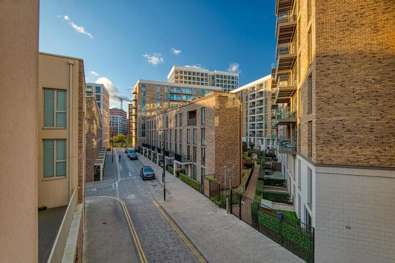 Austin David Apartments Royal Wharf London 0*,